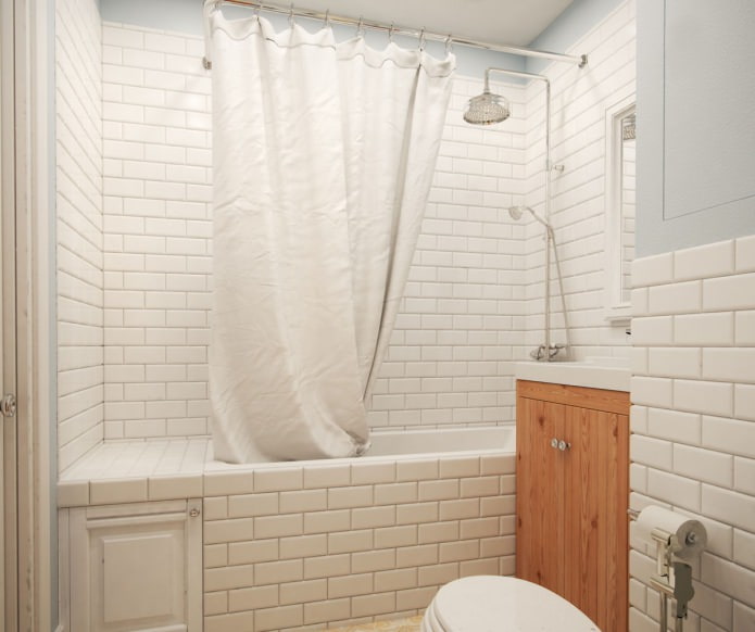 salle de bain dans un appartement d'une pièce