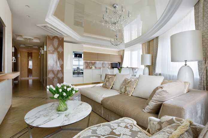 Plafond bicolore à l'intérieur