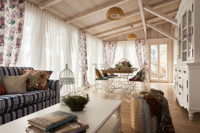 Plafond design de style provençal