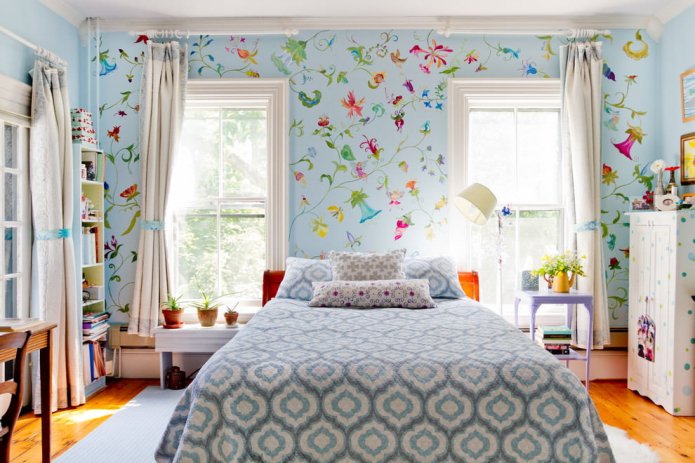 Papier peint bleu à motifs
