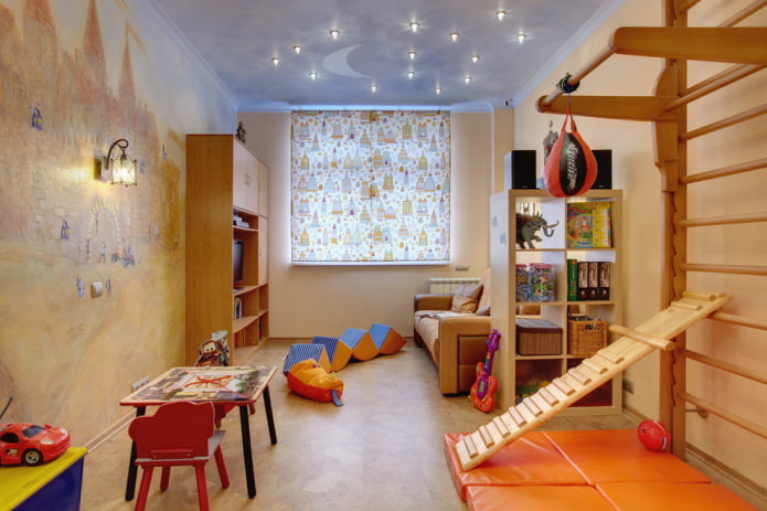 rideaux dans la chambre d'enfant