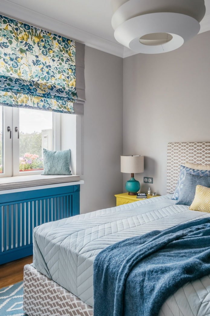 chambre avec accents bleus