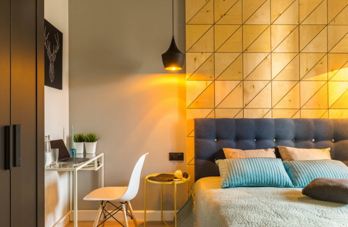 Lampe au-dessus du lit
