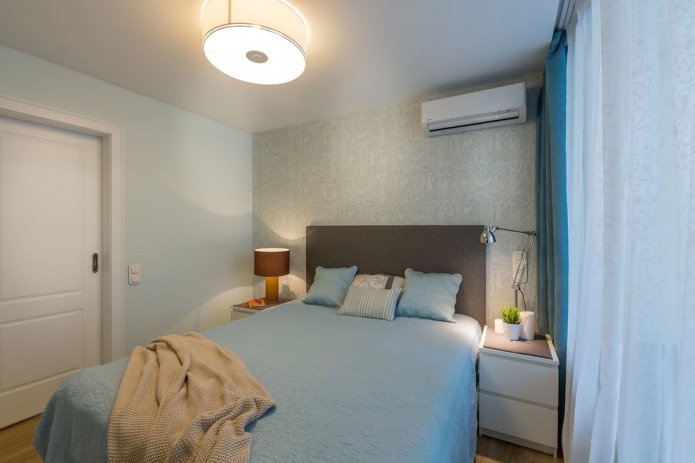 Agencement d'une chambre dans un immeuble Khrouchtchev