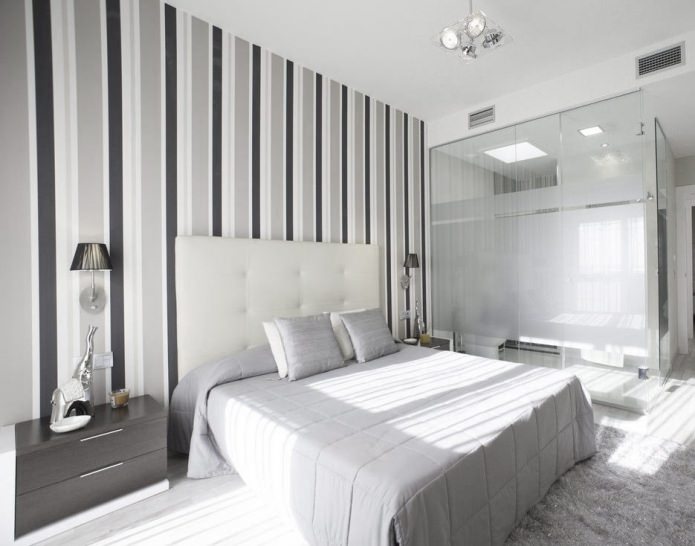 Rayures verticales sur les murs de la chambre
