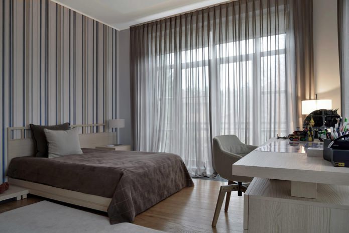Rideaux pour une chambre avec papier peint gris