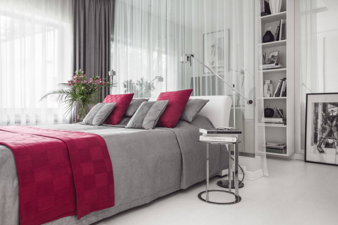 espace de travail dans la chambre
