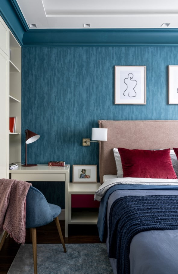 espace de travail dans la chambre