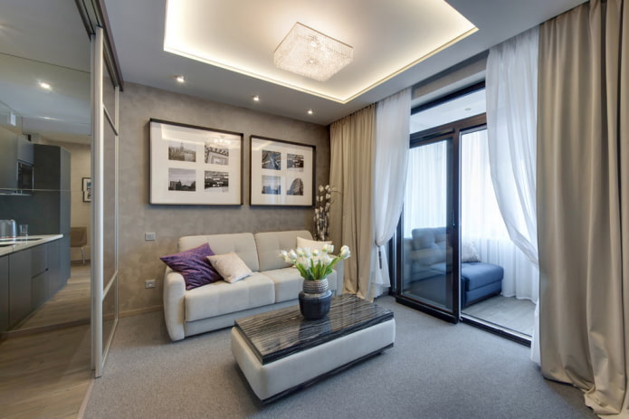 Intérieur d'un studio avec balcon