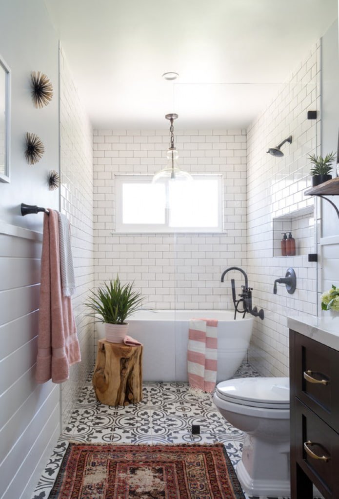 Salle de bain élégante dans la maison