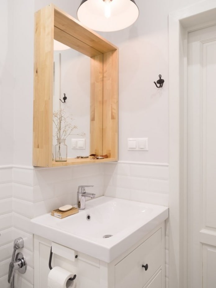Salle de bain scandinave blanche