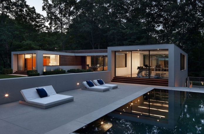 Maison de plain-pied de style high-tech