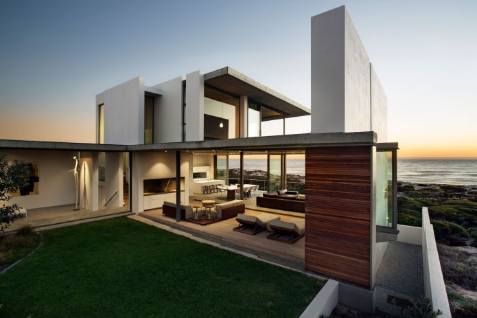 maison de style high-tech en bord de mer