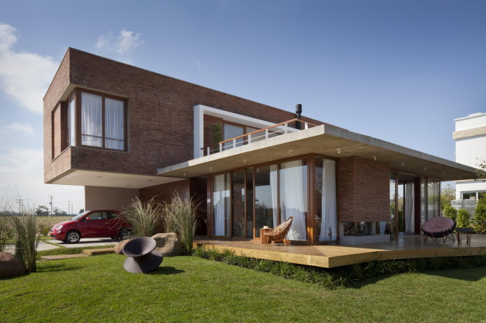 maison avec terrasse de style high-tech