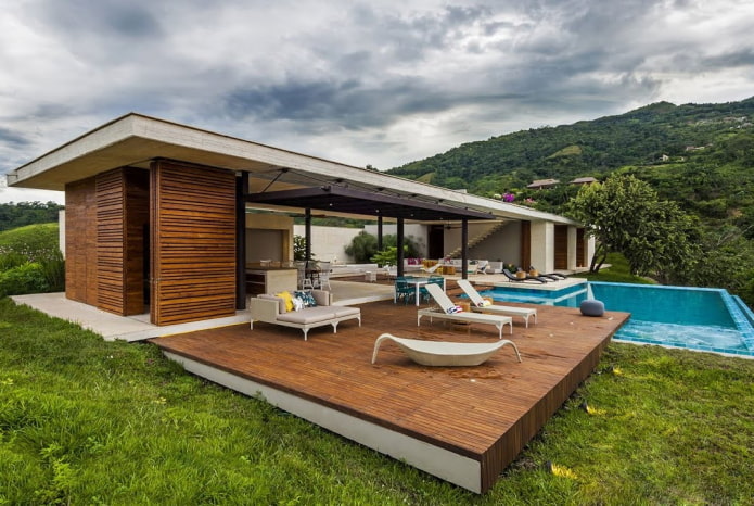 maison avec terrasse de style high-tech