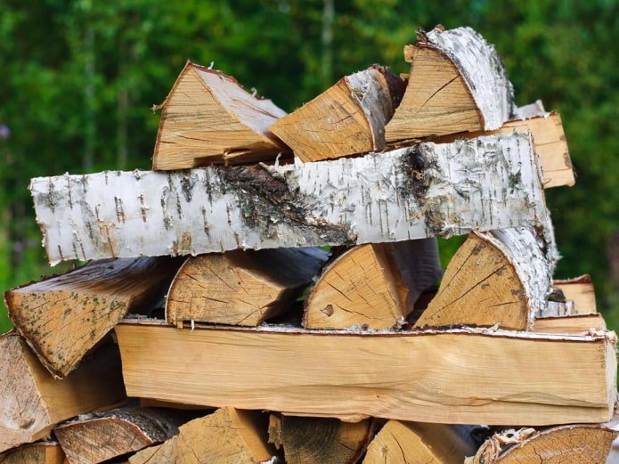 Bois de chauffage en bouleau fendu