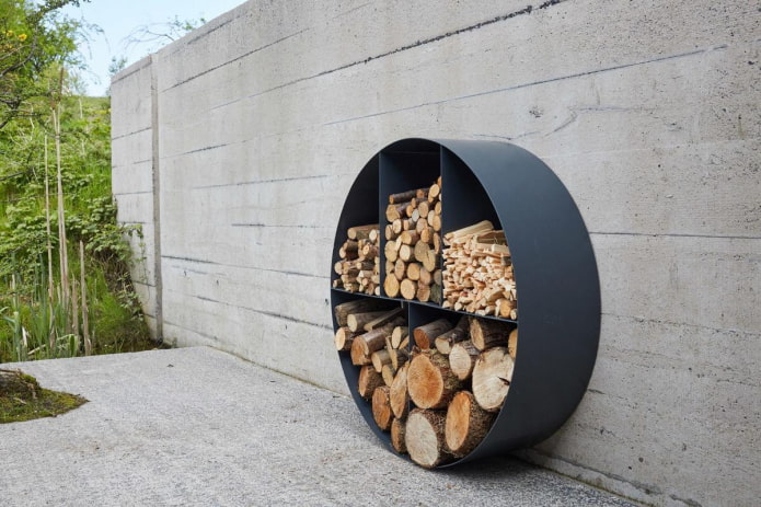 Tas de bois extérieur