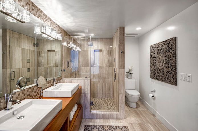 carrelage imitation bois dans une douche à l'intérieur