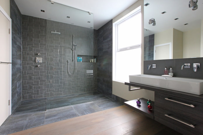 Cabine de douche en carrelage de style moderne