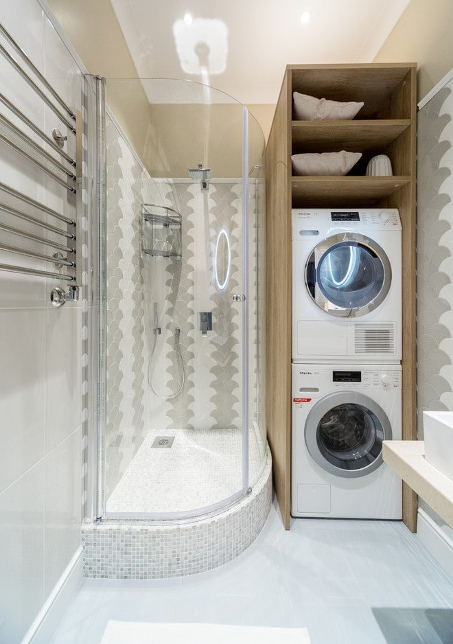 Receveur de douche carrelé à l'intérieur