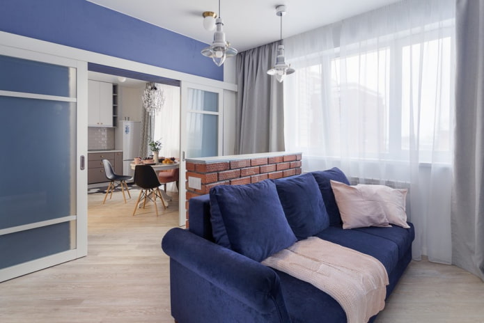 portes à compartiments dans l'intérieur du salon
