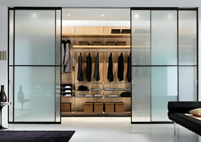 Dressing intérieur avec portes coulissantes