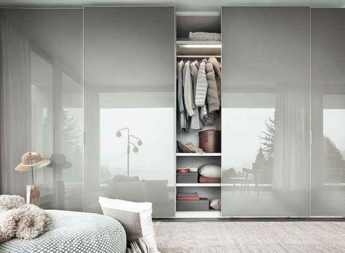 Dressing intérieur avec portes coulissantes