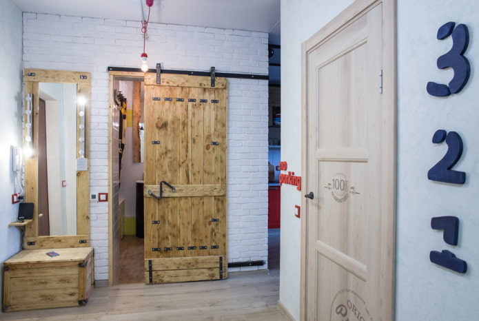 porte de grange dans le couloir intérieur