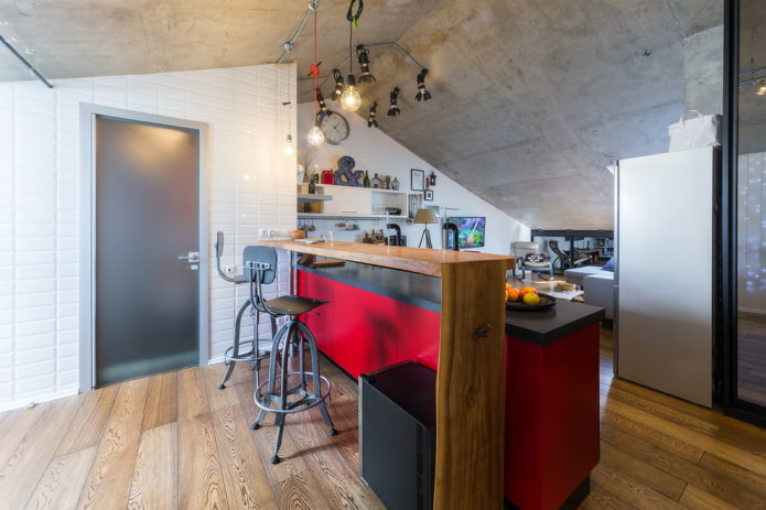 Portes grises dans un intérieur de style loft