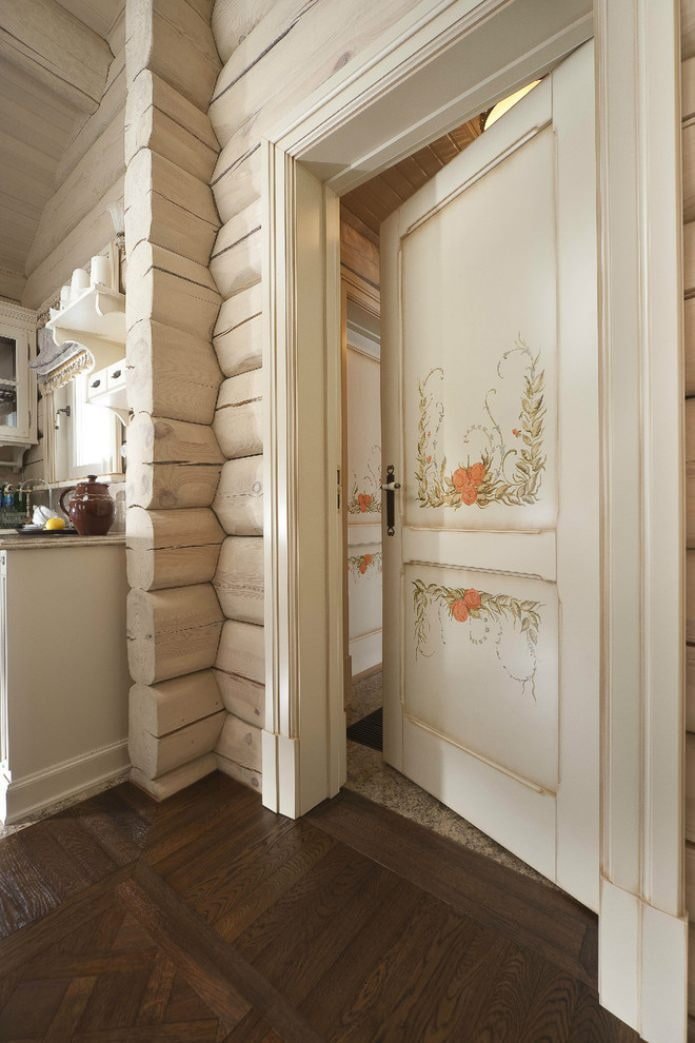 Portes peintes à l'intérieur dans le style provençal