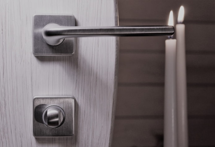 poignée avec serrure pour la salle de bain