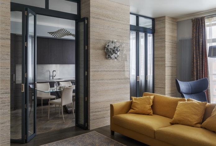 porte accordéon dans l'intérieur du salon