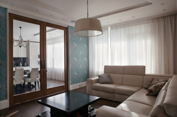Porte vitrée dans un salon