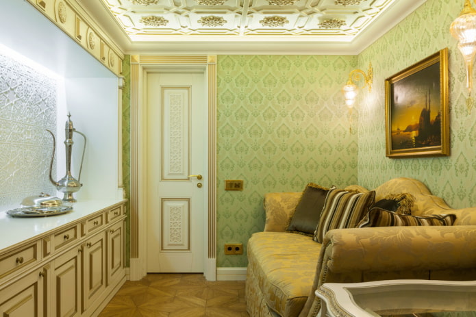 Portes à motifs dans le salon