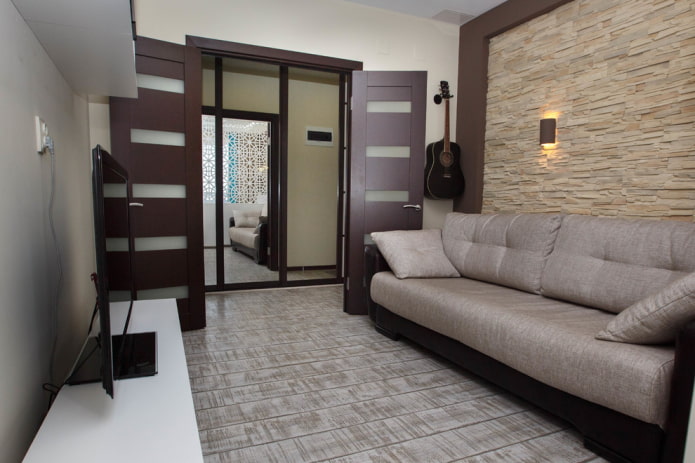 Portes intérieures wengé dans le salon