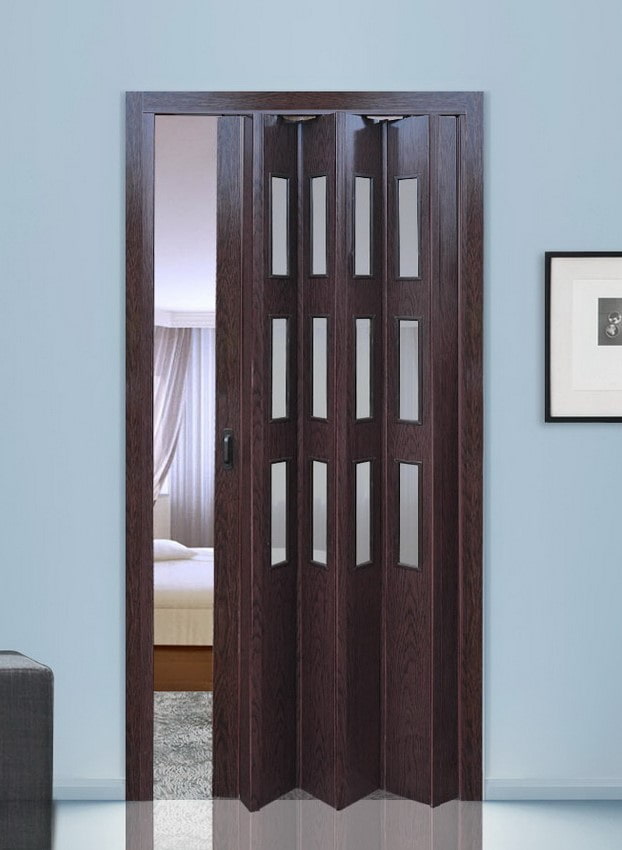 Portes accordéon couleur wengé à l'intérieur