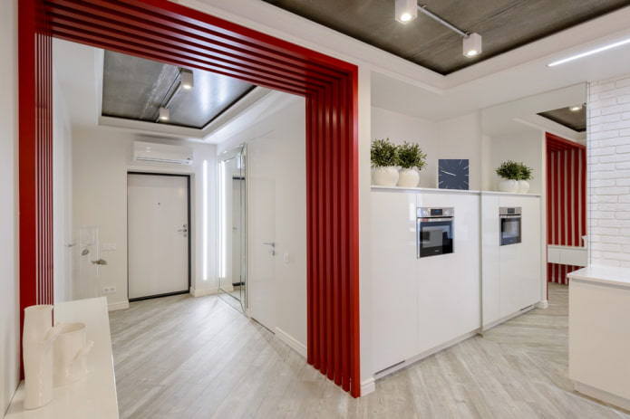 Couloir sans porte dans la cuisine
