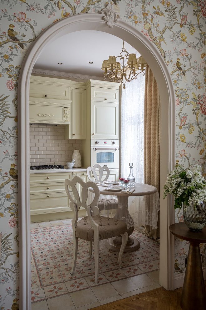passage arqué sans porte à l'intérieur