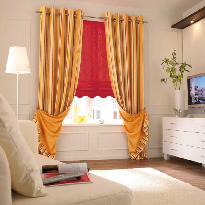 combinaison de couleurs similaire sur les rideaux