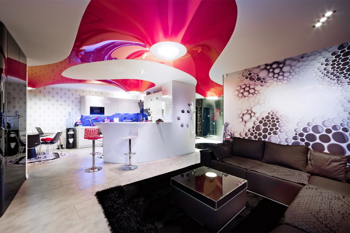 Plafond tendu blanc et rose à l'intérieur
