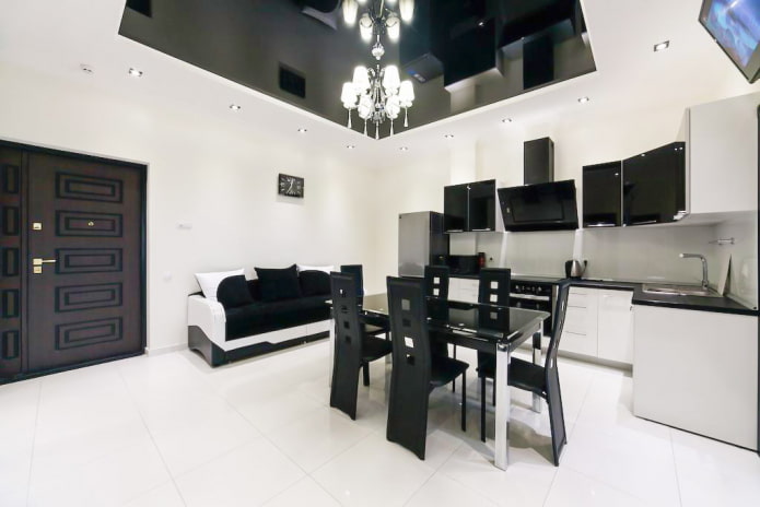 Structure de plafond tendu noir et blanc à l'intérieur