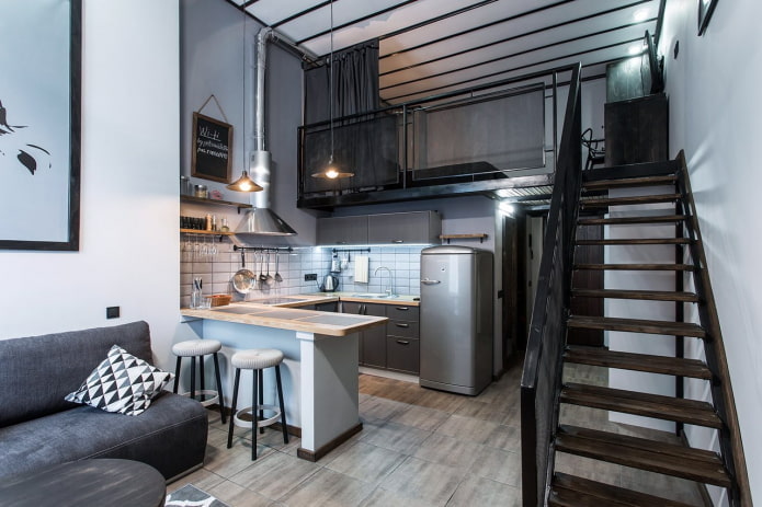 Intérieur d'un studio à deux niveaux