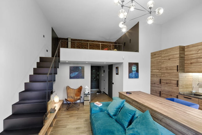 Intérieur d'un studio à deux niveaux
