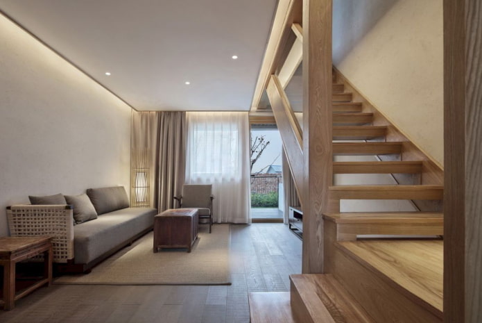 Conception d'un escalier à l'intérieur d'un appartement à deux niveaux