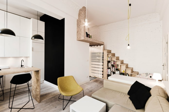 Intérieur d'un studio à deux niveaux