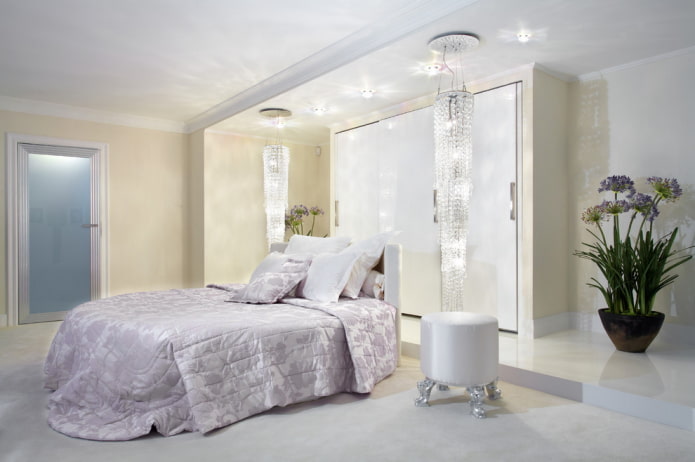 Lit double ovale à l'intérieur
