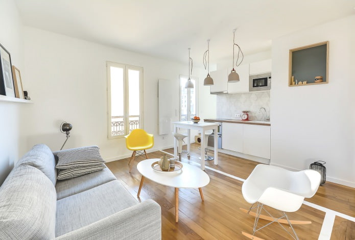 Chaises dans le salon