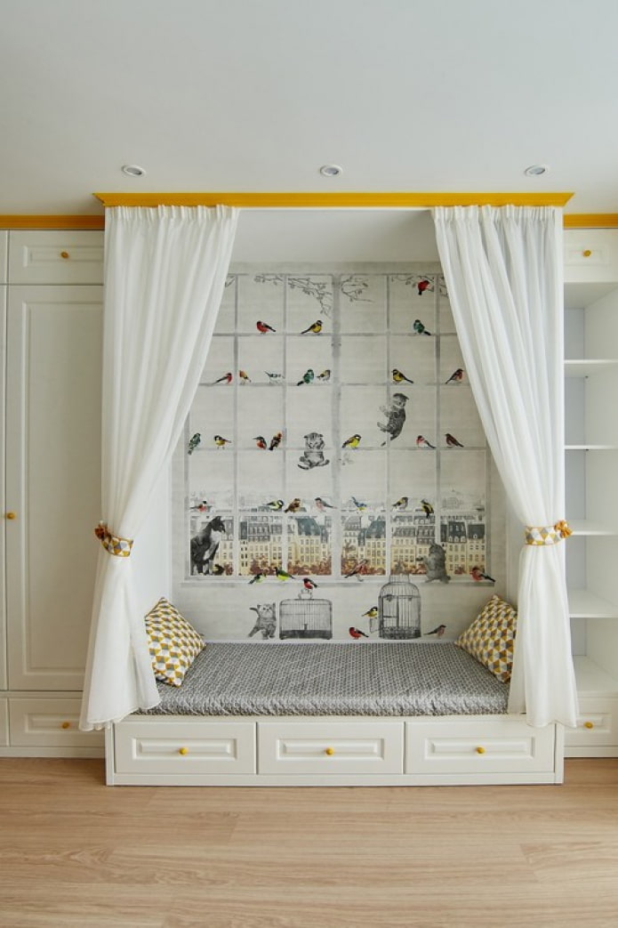 fausse fenêtre dans la chambre d'enfant