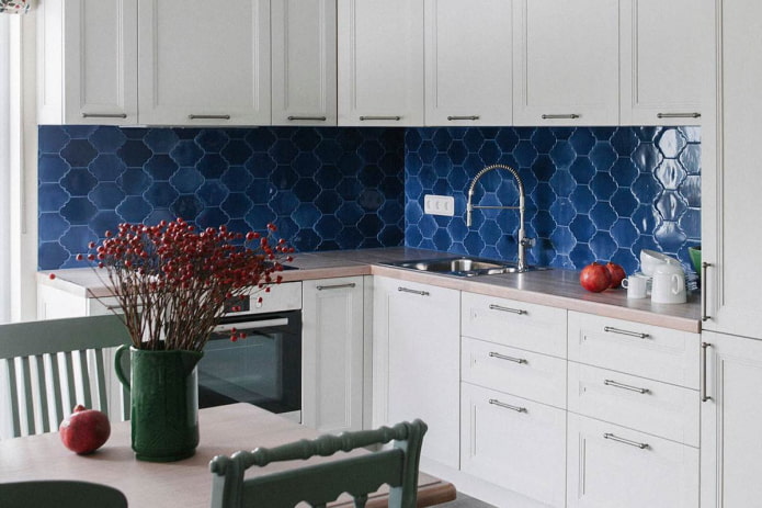 Carrelage bleu à motifs