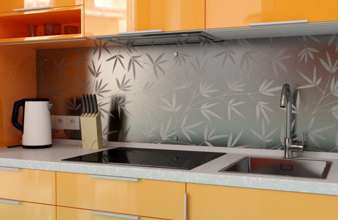 du métal dans la décoration du tablier de cuisine
